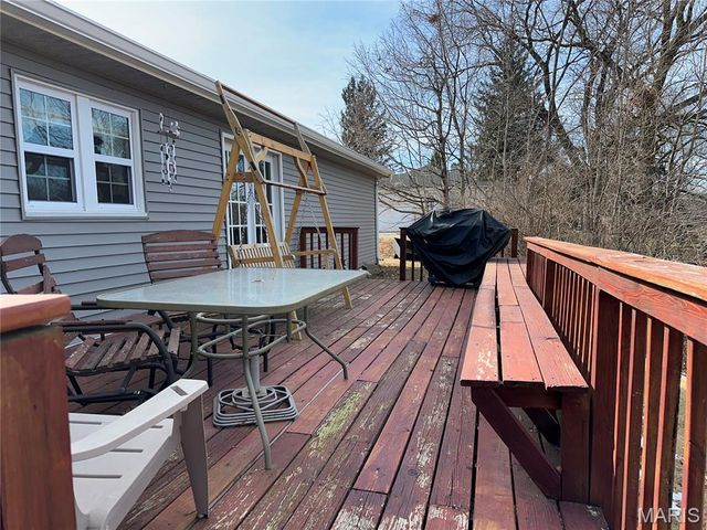 35 Holiday Drive, Hannibal, MO 63401