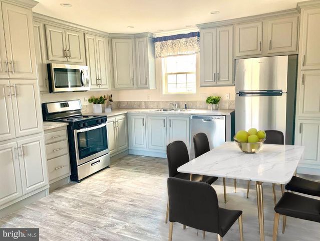 32 ROSE AVE, Middletown, PA 17057