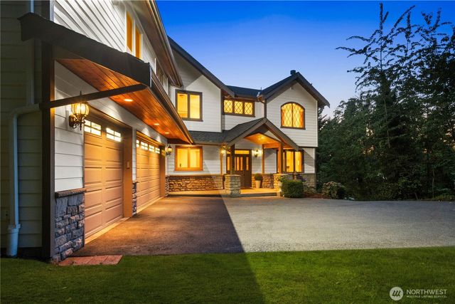 12510 Holmes Point Drive NE, Kirkland, WA 98034