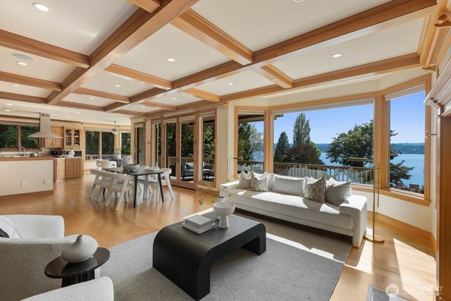 12510 Holmes Point Drive NE, Kirkland, WA 98034