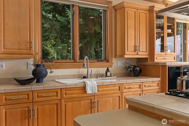 12510 Holmes Point Drive NE, Kirkland, WA 98034
