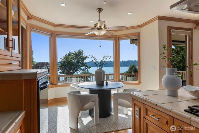 12510 Holmes Point Drive NE, Kirkland, WA 98034