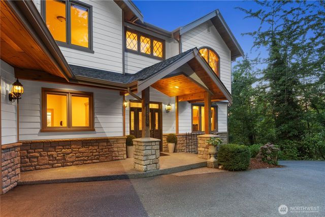 12510 Holmes Point Drive NE, Kirkland, WA 98034