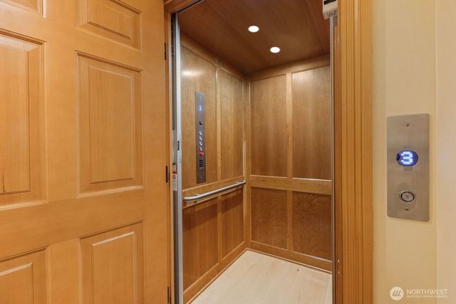 12510 Holmes Point Drive NE, Kirkland, WA 98034