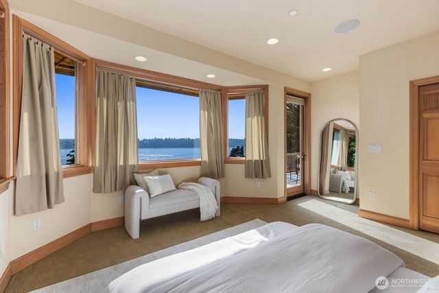 12510 Holmes Point Drive NE, Kirkland, WA 98034