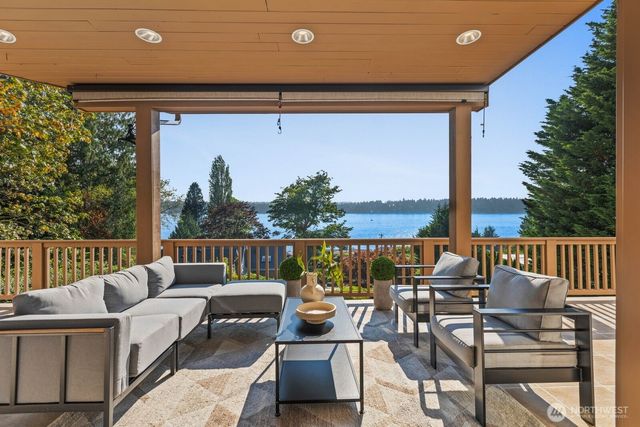 12510 Holmes Point Drive NE, Kirkland, WA 98034