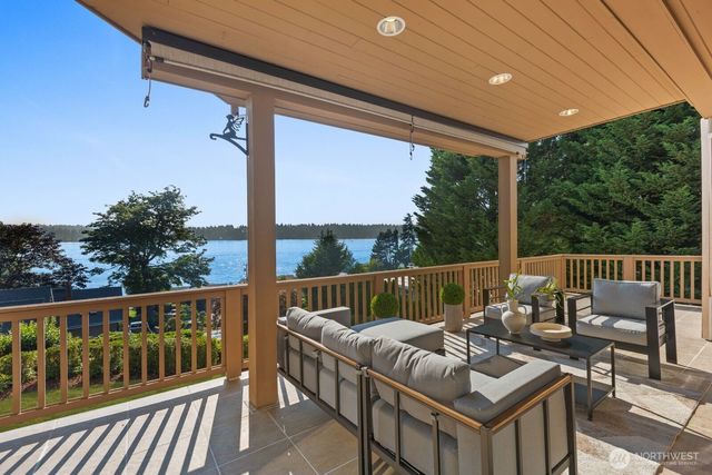 12510 Holmes Point Drive NE, Kirkland, WA 98034