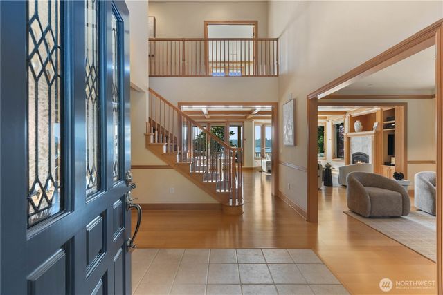 12510 Holmes Point Drive NE, Kirkland, WA 98034