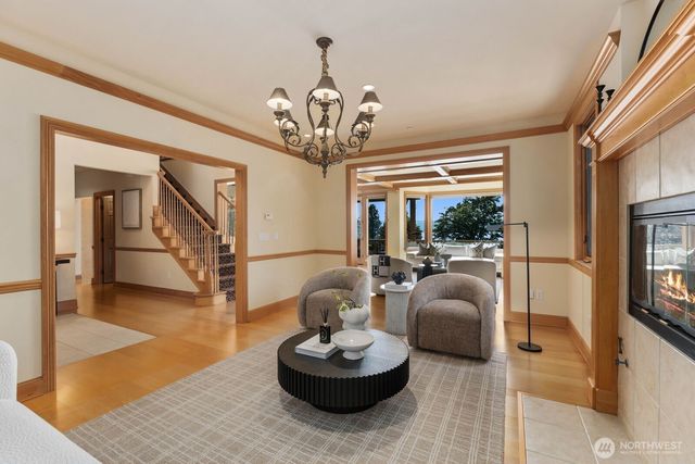 12510 Holmes Point Drive NE, Kirkland, WA 98034