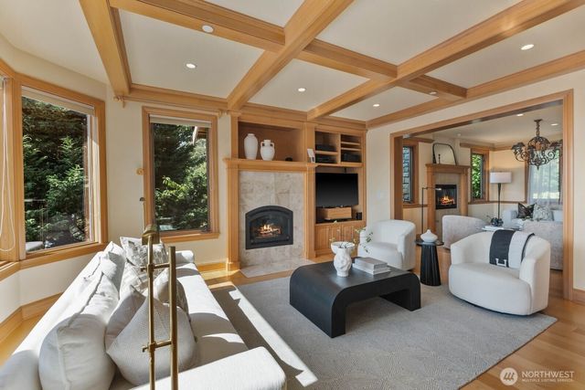 12510 Holmes Point Drive NE, Kirkland, WA 98034