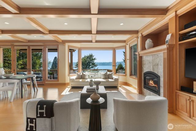 12510 Holmes Point Drive NE, Kirkland, WA 98034
