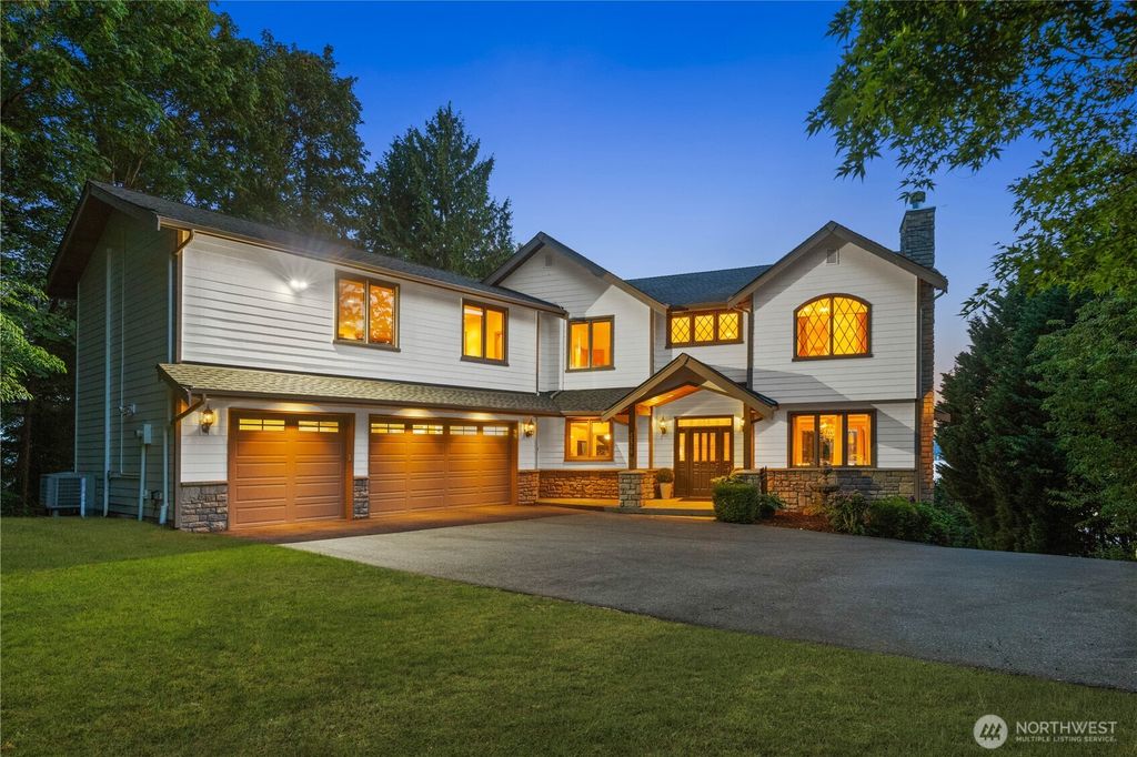 12510 Holmes Point Drive NE, Kirkland, WA 98034