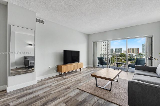500 Bayview Drive 727, Sunny Isles Beach, FL 33160