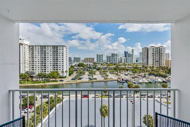 500 Bayview Drive 727, Sunny Isles Beach, FL 33160