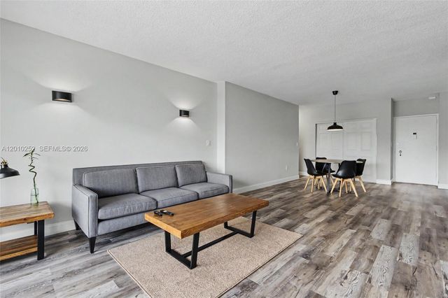 500 Bayview Drive 727, Sunny Isles Beach, FL 33160