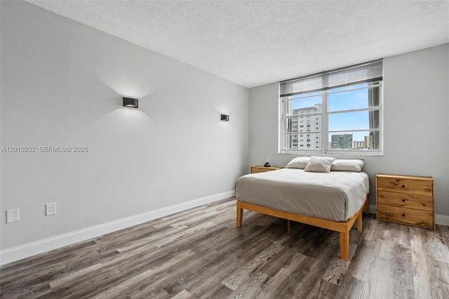 500 Bayview Drive 727, Sunny Isles Beach, FL 33160
