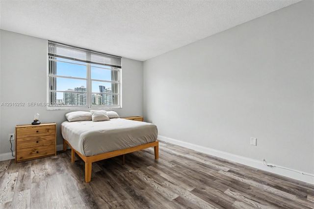 500 Bayview Drive 727, Sunny Isles Beach, FL 33160