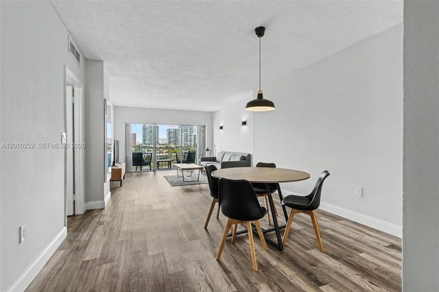 500 Bayview Drive 727, Sunny Isles Beach, FL 33160