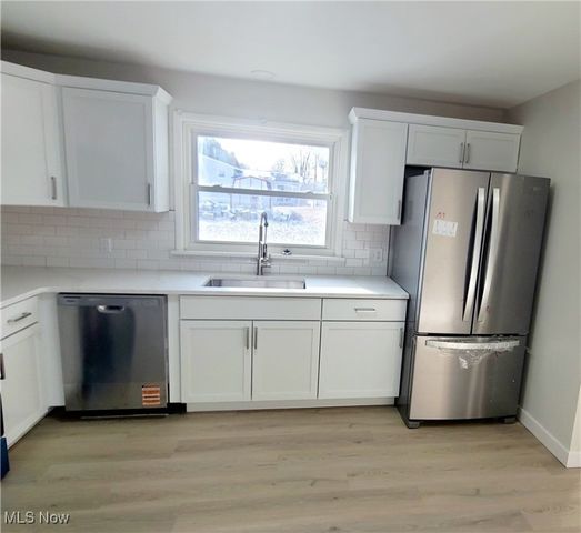 515 Murray Hill Drive, Youngstown, OH 44505