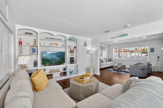 292 42ND AVENUE, St Pete Beach, FL 33706