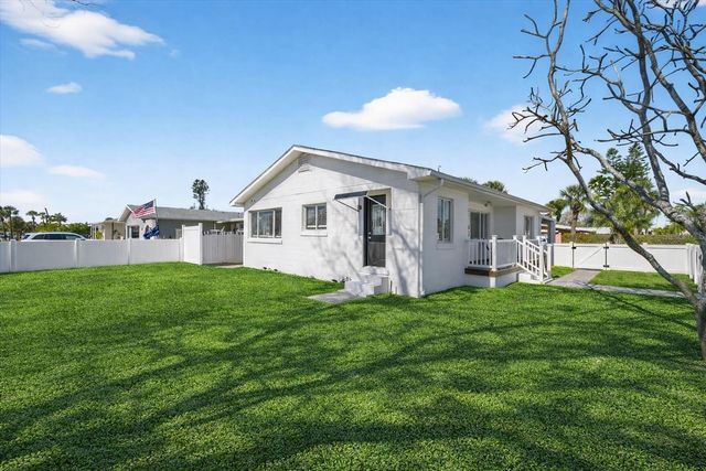 292 42ND AVENUE, St Pete Beach, FL 33706