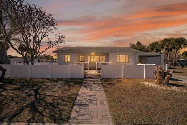 292 42ND AVENUE, St Pete Beach, FL 33706