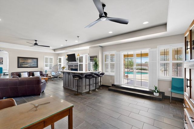 9154 Oakland Avenue NE, Albuquerque, NM 87122