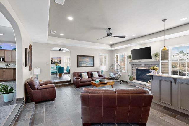 9154 Oakland Avenue NE, Albuquerque, NM 87122