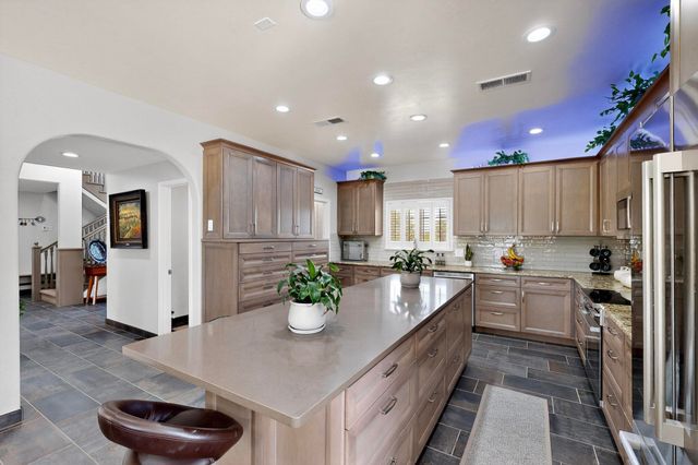 9154 Oakland Avenue NE, Albuquerque, NM 87122