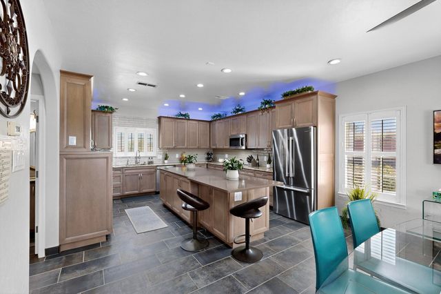 9154 Oakland Avenue NE, Albuquerque, NM 87122