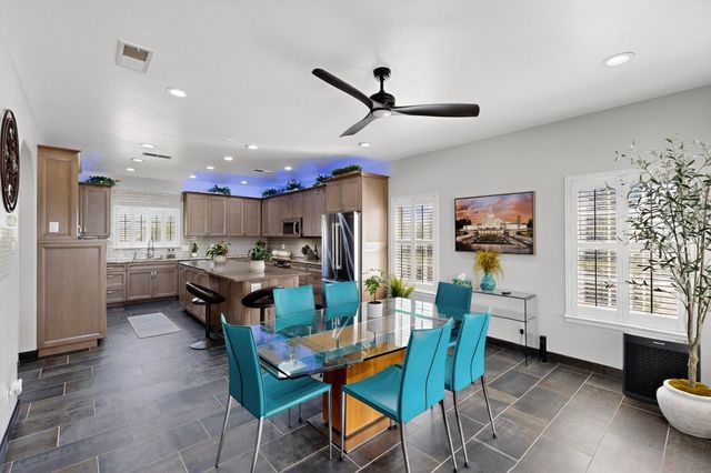 9154 Oakland Avenue NE, Albuquerque, NM 87122