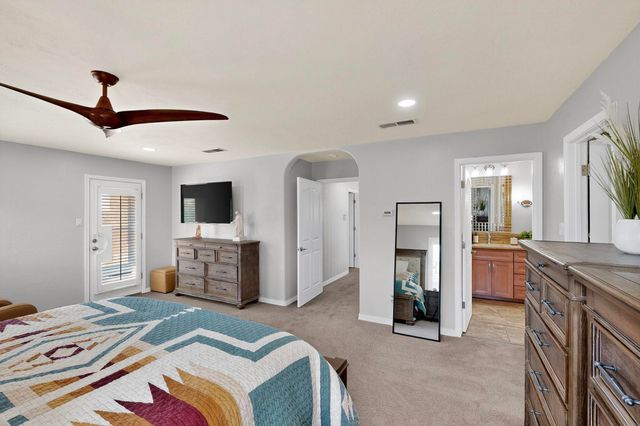 9154 Oakland Avenue NE, Albuquerque, NM 87122