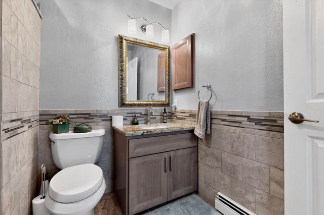 9154 Oakland Avenue NE, Albuquerque, NM 87122