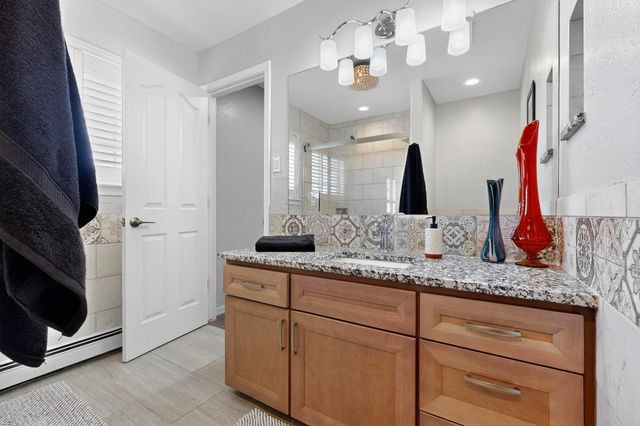 9154 Oakland Avenue NE, Albuquerque, NM 87122