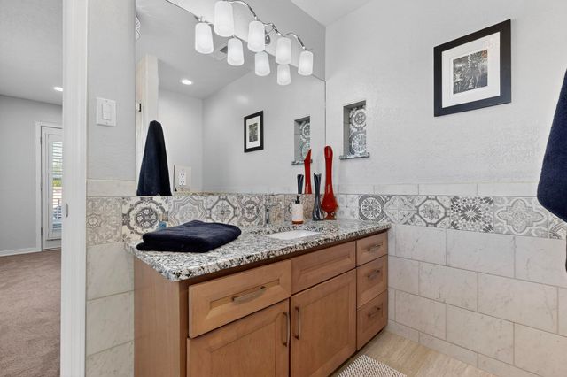 9154 Oakland Avenue NE, Albuquerque, NM 87122