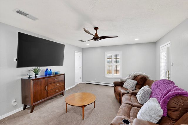 9154 Oakland Avenue NE, Albuquerque, NM 87122