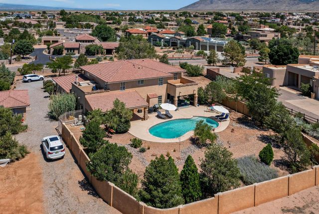 9154 Oakland Avenue NE, Albuquerque, NM 87122