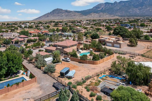 9154 Oakland Avenue NE, Albuquerque, NM 87122