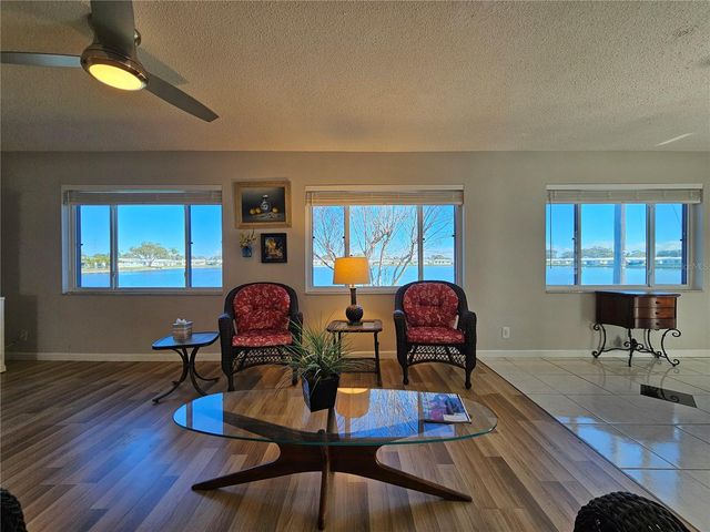 9705 MAINLANDS BOULEVARD W, Pinellas Park, FL 33782