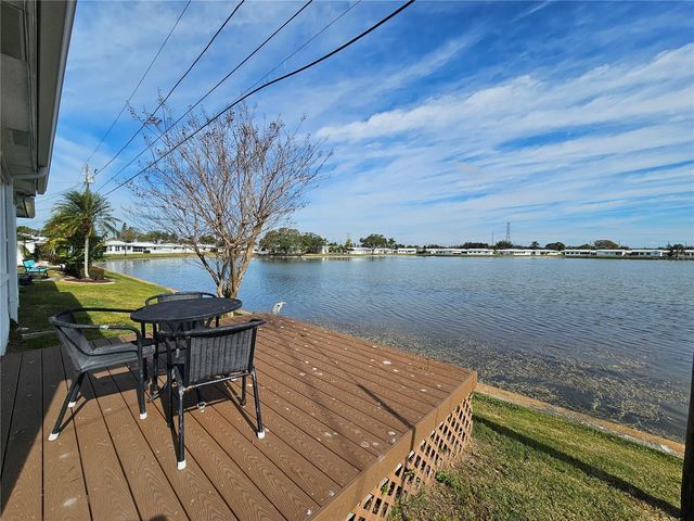 9705 MAINLANDS BOULEVARD W, Pinellas Park, FL 33782