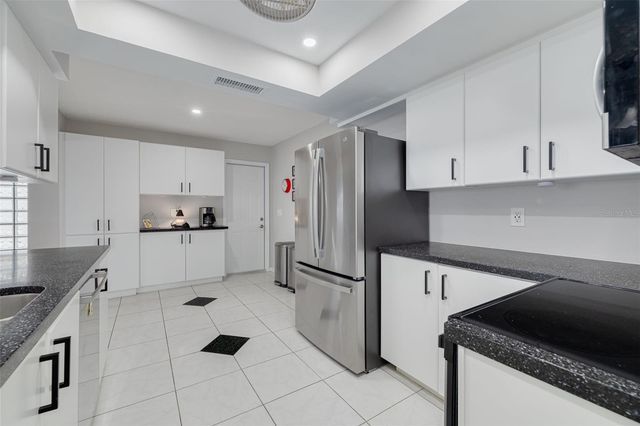 9705 MAINLANDS BOULEVARD W, Pinellas Park, FL 33782