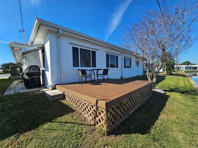 9705 MAINLANDS BOULEVARD W, Pinellas Park, FL 33782