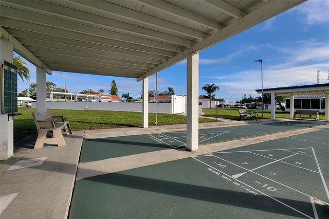 9705 MAINLANDS BOULEVARD W, Pinellas Park, FL 33782