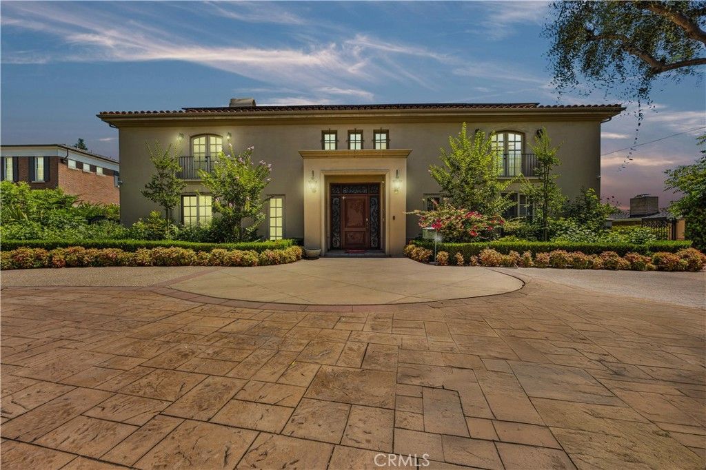Image 1 of property listing at 2280 S Oak Knoll Avenue, San Marino, CA 91108