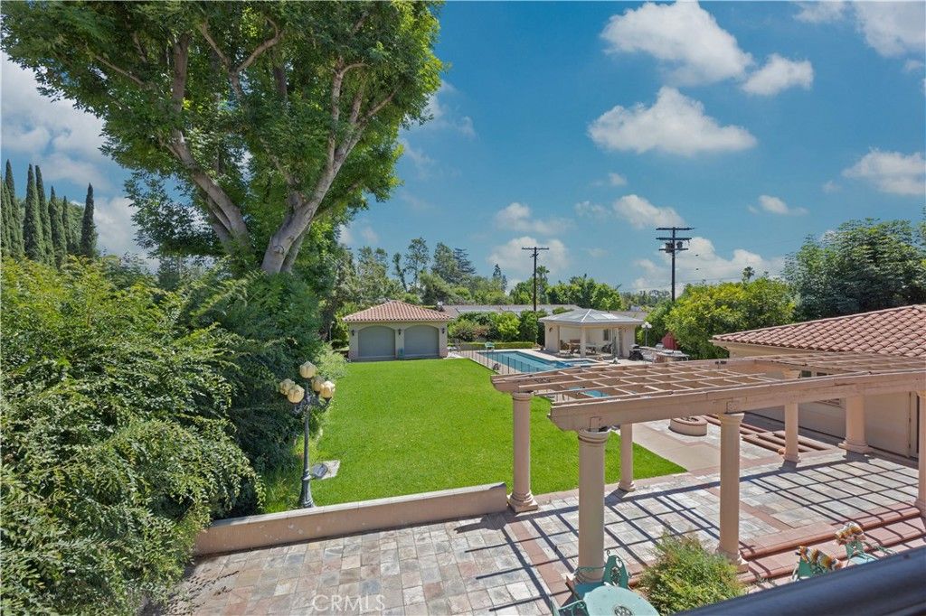 Image 22 of property listing at 2280 S Oak Knoll Avenue, San Marino, CA 91108