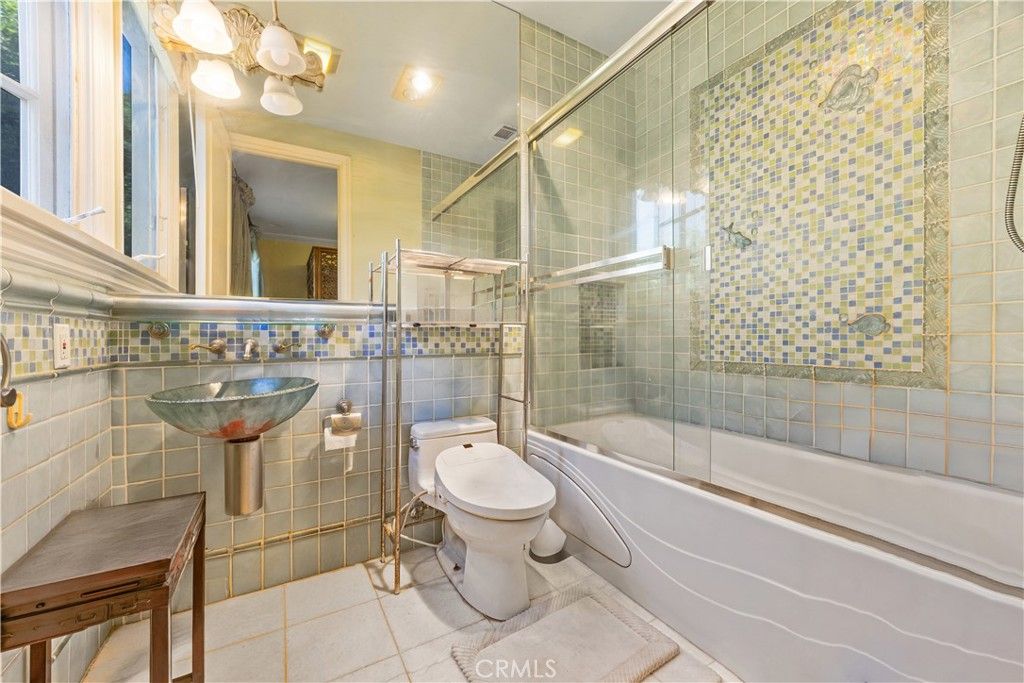 Image 24 of property listing at 2280 S Oak Knoll Avenue, San Marino, CA 91108