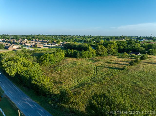 4 E 96th Street, Broken Arrow, OK 74014