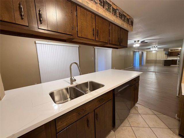 14515 Wunderlich Drive 703, Houston, TX 77069