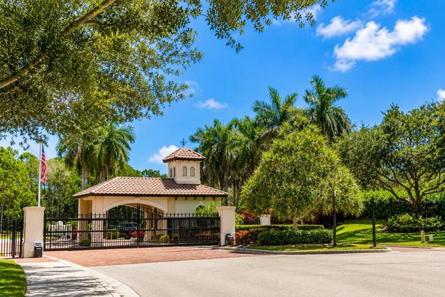 187 SE Via Sangro, Port St. Lucie, FL 34952