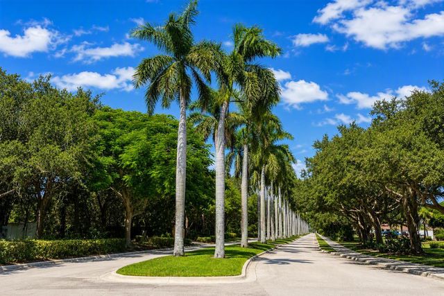 187 SE Via Sangro, Port St. Lucie, FL 34952